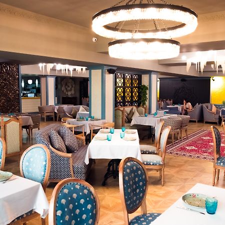 Grand Sapphire Hotel Almaty Extérieur photo