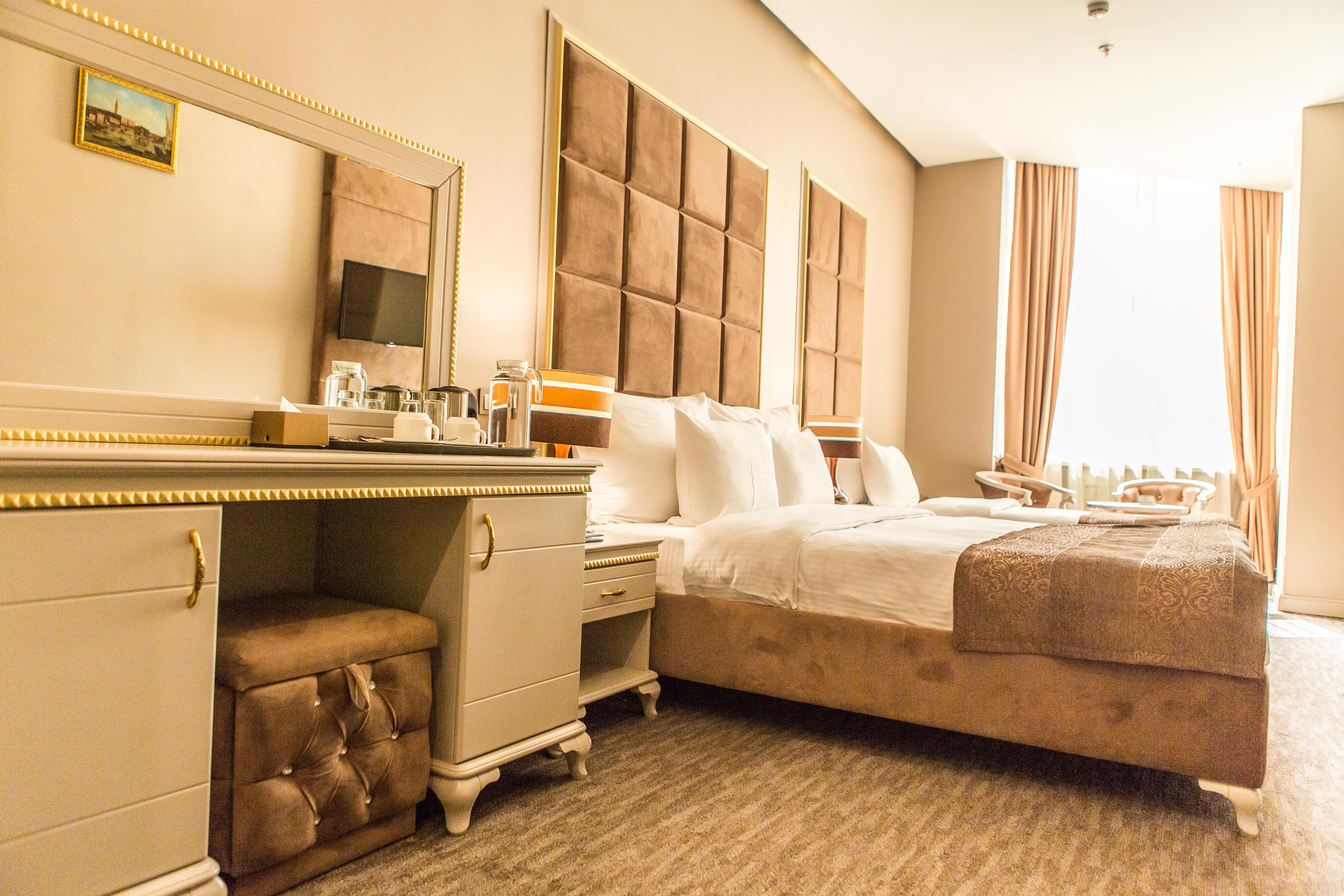 Grand Sapphire Hotel Almaty Extérieur photo