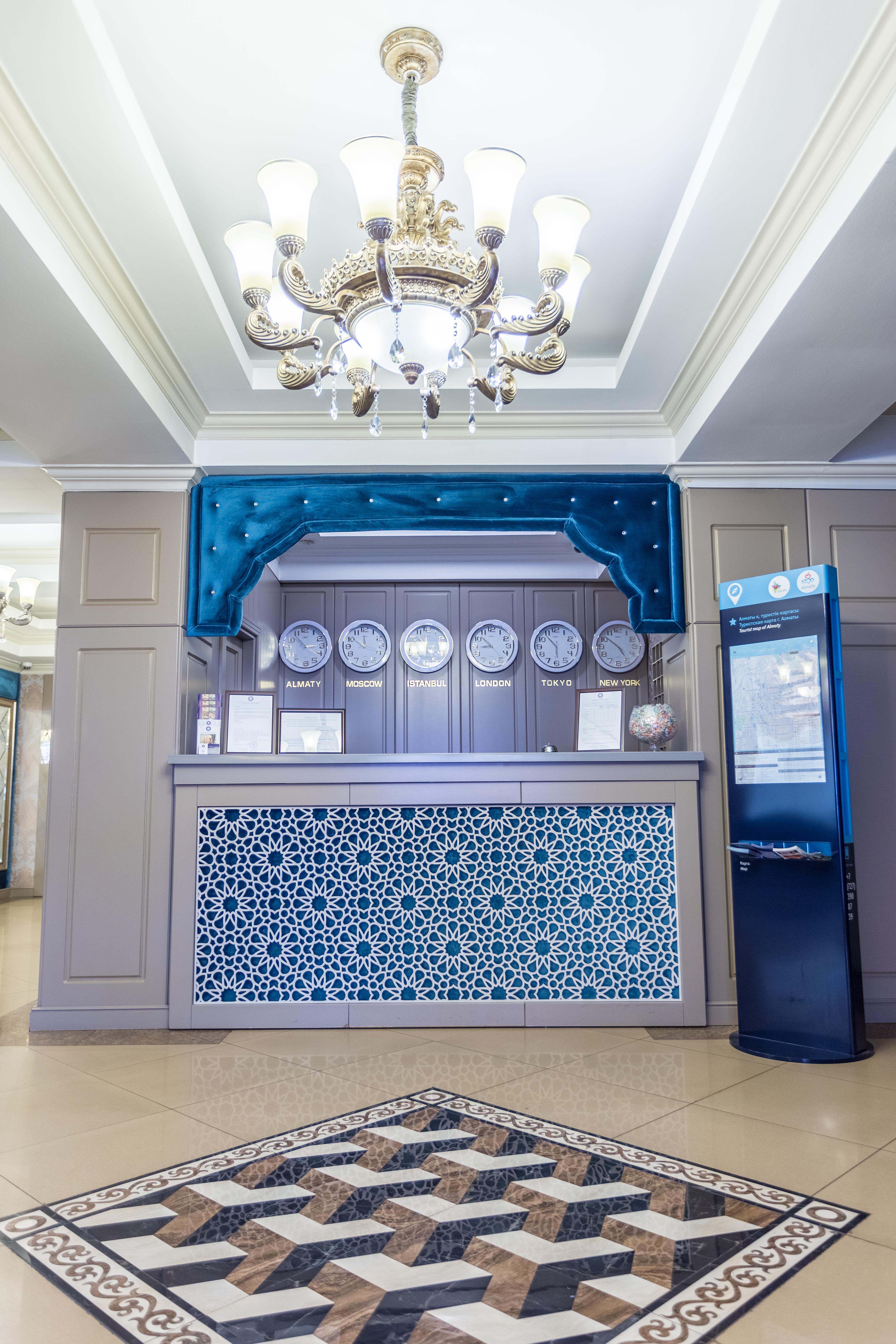 Grand Sapphire Hotel Almaty Extérieur photo
