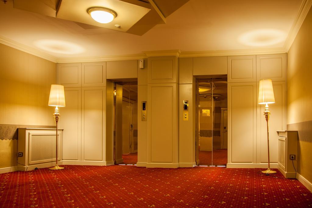 Grand Sapphire Hotel Almaty Extérieur photo