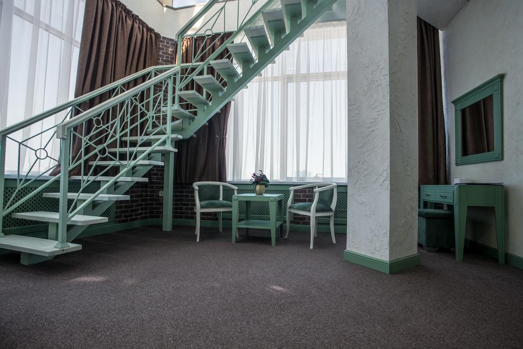 Grand Sapphire Hotel Almaty Extérieur photo