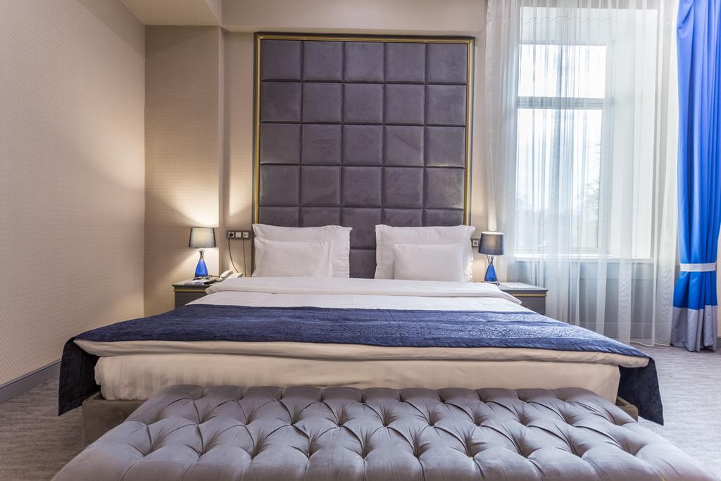 Grand Sapphire Hotel Almaty Extérieur photo