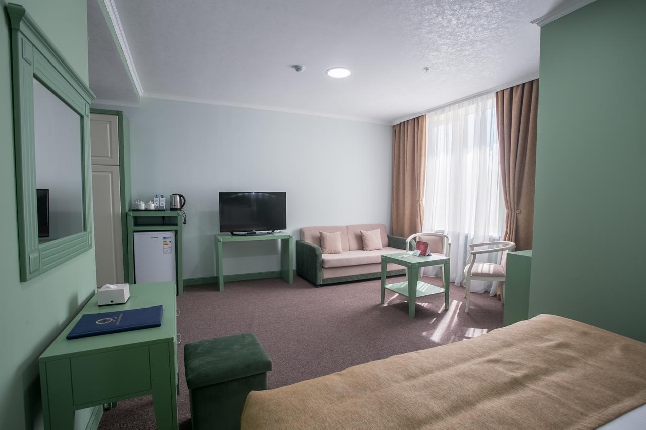 Grand Sapphire Hotel Almaty Extérieur photo