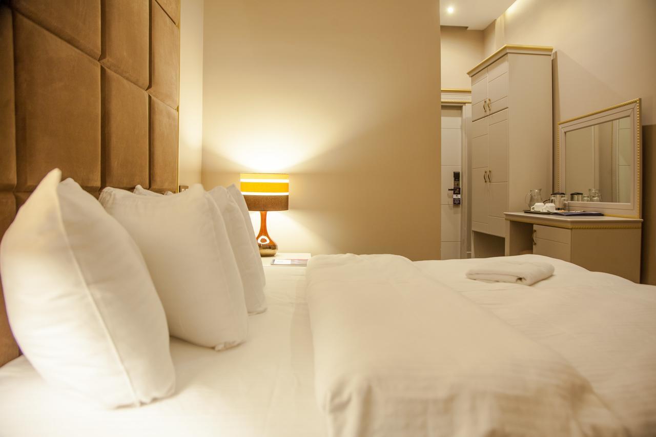 Grand Sapphire Hotel Almaty Extérieur photo